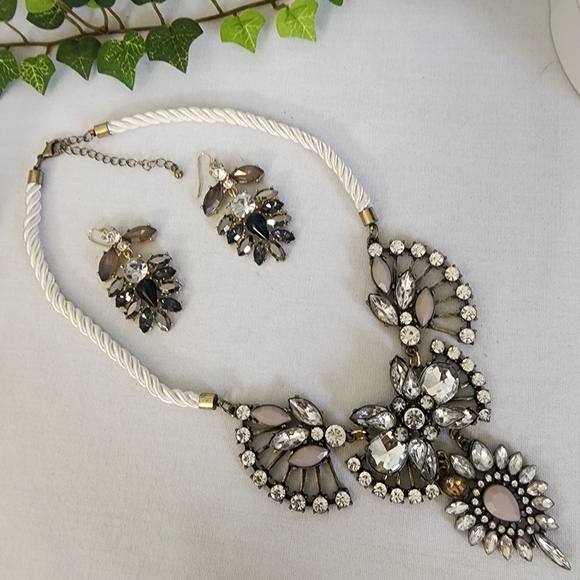 Statement Rope Rhinestone Floral Necklace Earrings Set - Picture 3 of 11